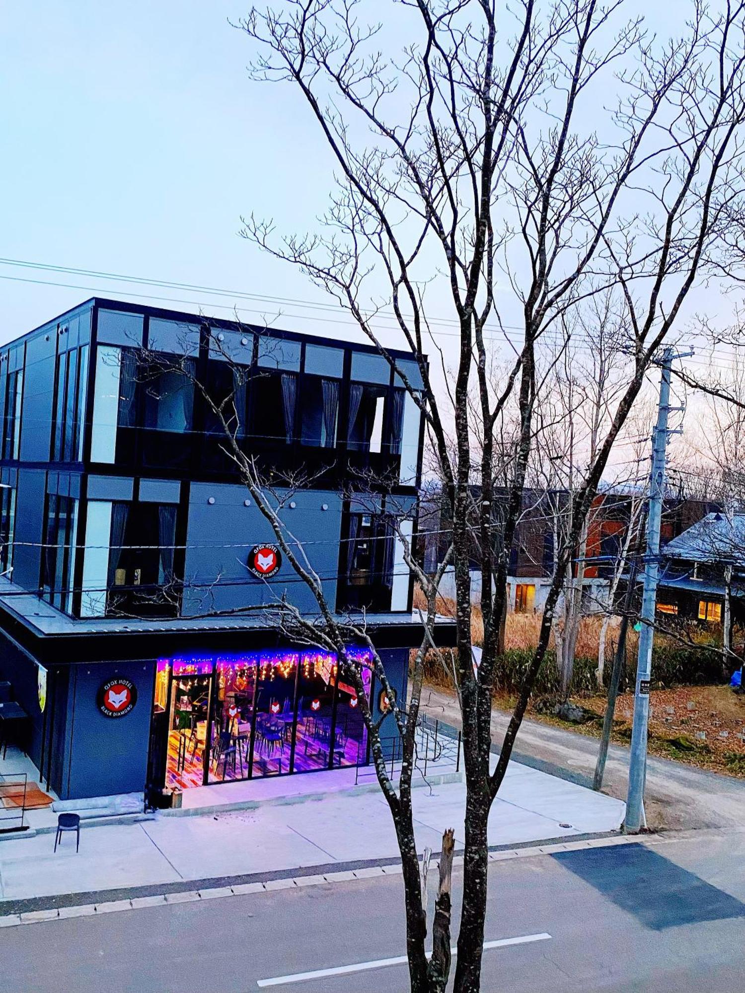 Q Fox Black Diamond Hotel Kutchan Exteriör bild